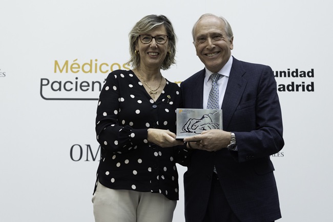Los V premios Médicos y Pacientes reconocen al Dr. Luis Fernández-Vega Sanz como ‘Personalidad destacada en el ámbito sanitario’